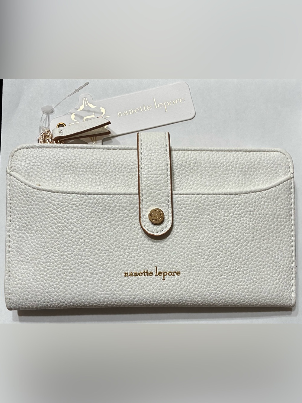 NWT Nanette Lepore Lilli
Pebbled Bifold Wallet